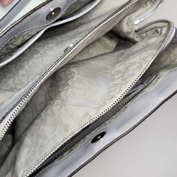 Authentic Michael Kors Bag - Picture 3 of 6